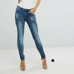 PrettyLittleThing Pearl Embellished
Jeans